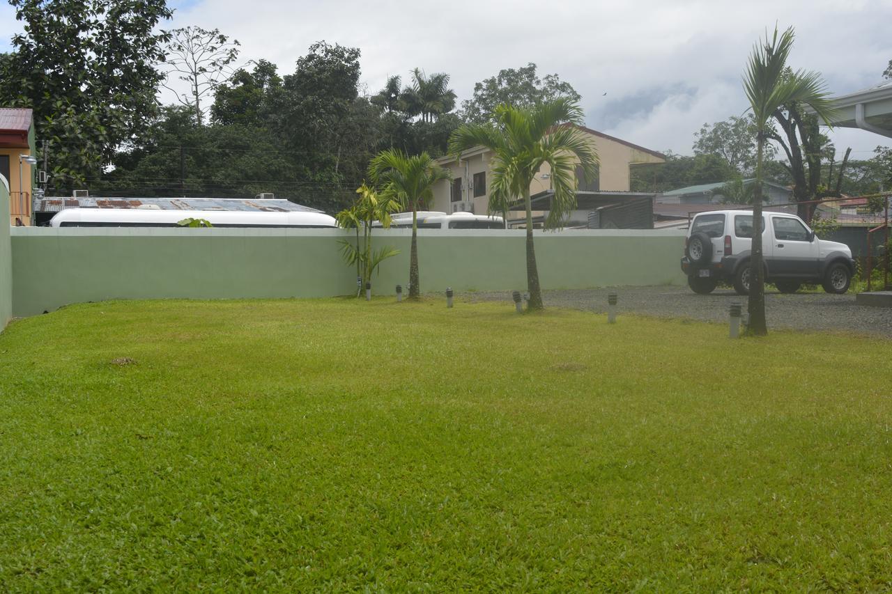 La Fortuna Backpackers Resort Exterior foto